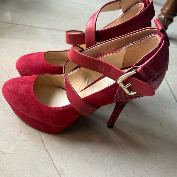 Guess red platform heels - Picture 4 of 4